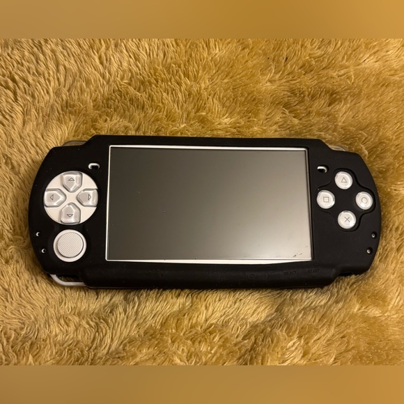 WOW**SALE**SONY PSP handheld console with 9 games - Picture 12 of 16